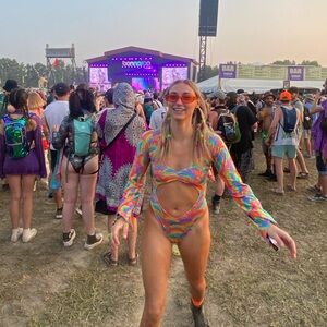 Festival fit - Daisydaydreamz designs rainbow body suit